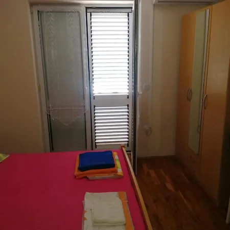 Maja-vir Apartament Vir