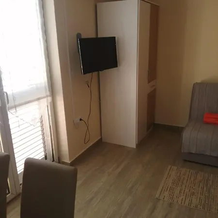 Apartament Maja-vir