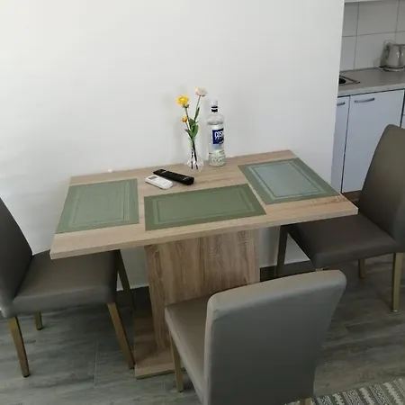 Maja-vir Apartament *